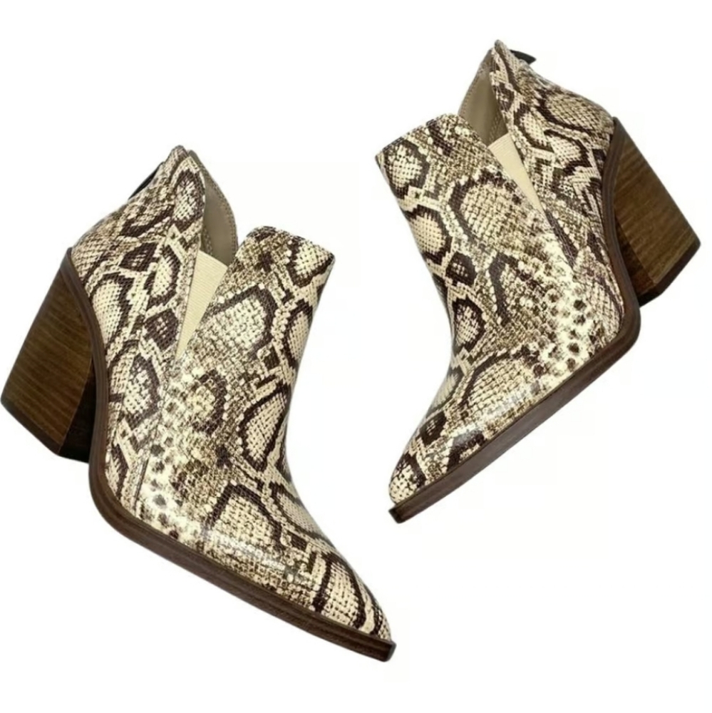 NWOT! Vince Camuto Leather ankle boots 9.5US